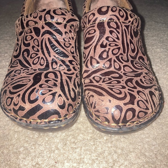 BOC Brown Clogs - Picture 2 of 9